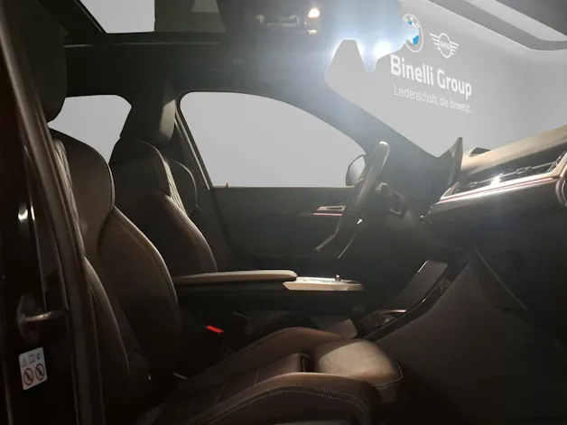 BMW X1 20i sDrive paddles