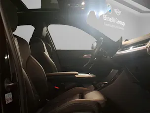 BMW X1 20i sDrive paddles