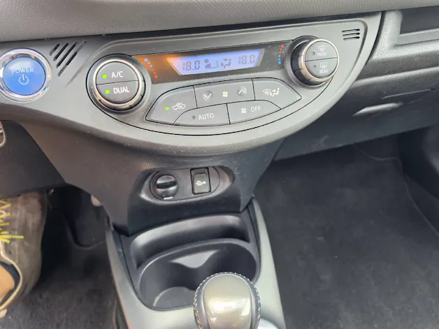Toyota Yaris 1.5 VVT-i HSD Style