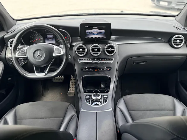 MERCEDES-BENZ GLC 250 AMG Line 4m