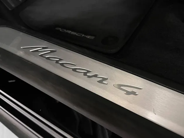 Porsche Macan 4