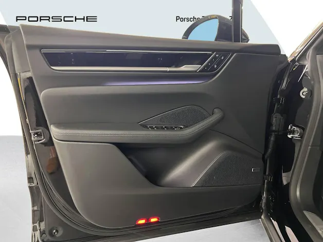 Porsche Macan 4