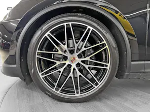Porsche Macan 4