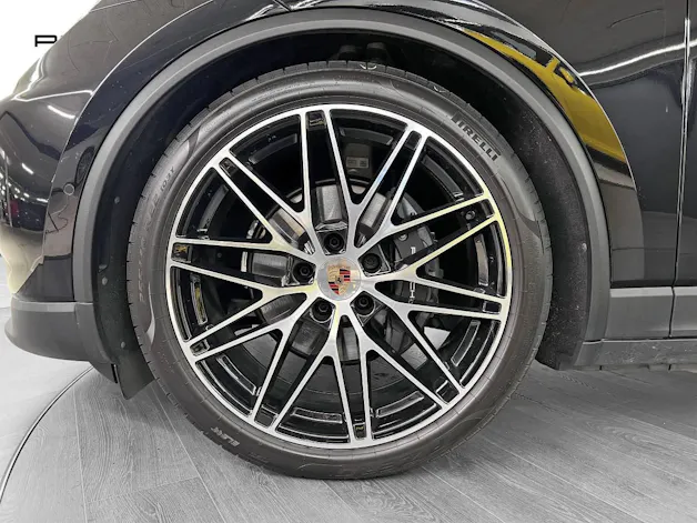 Porsche Macan 4