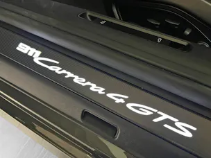 Porsche 911 Carrera 4 GTS