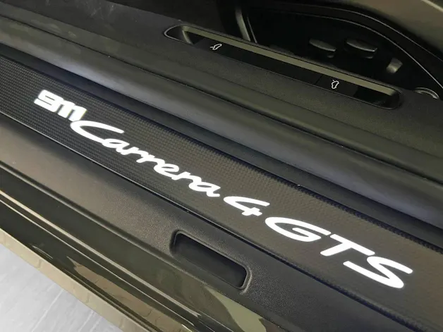 Porsche 911 Carrera 4 GTS