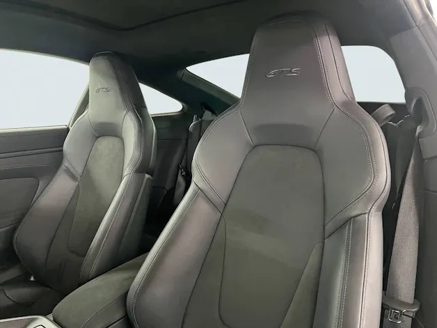 Porsche 911 Carrera 4 GTS