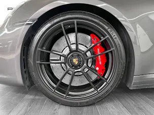 Porsche 911 Carrera 4 GTS