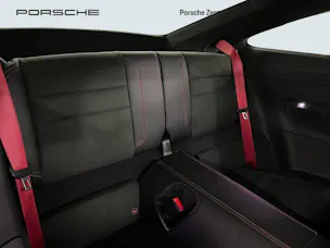 Porsche 911 Carrera 4 GTS