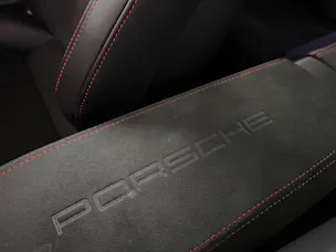 Porsche 911 Carrera 4 GTS