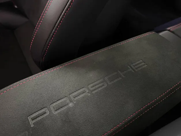 Porsche 911 Carrera 4 GTS