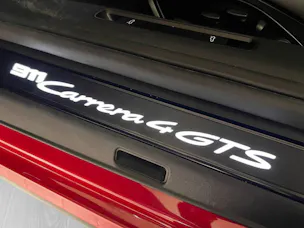 Porsche 911 Carrera 4 GTS