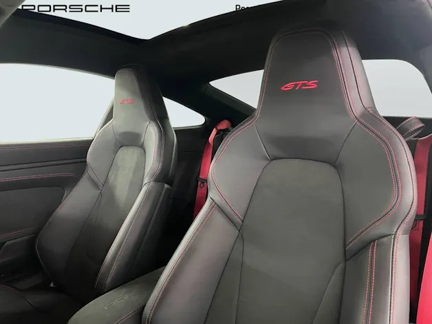 Porsche 911 Carrera 4 GTS