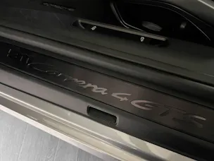 Porsche 911 Carrera 4 GTS