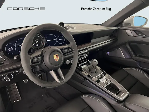 Porsche 911 Carrera 4 GTS