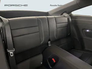 Porsche 911 Carrera 4 GTS