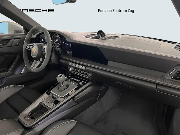Porsche 911 Carrera 4 GTS