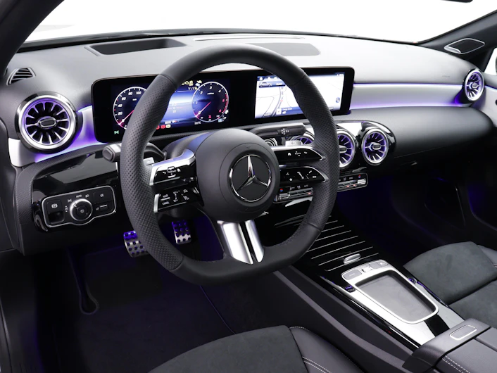 Fahrzeugbild MERCEDES-BENZ A 220