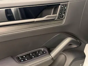 Porsche Cayenne E-Hybrid Black Edition