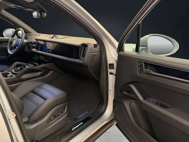 Porsche Cayenne E-Hybrid Black Edition