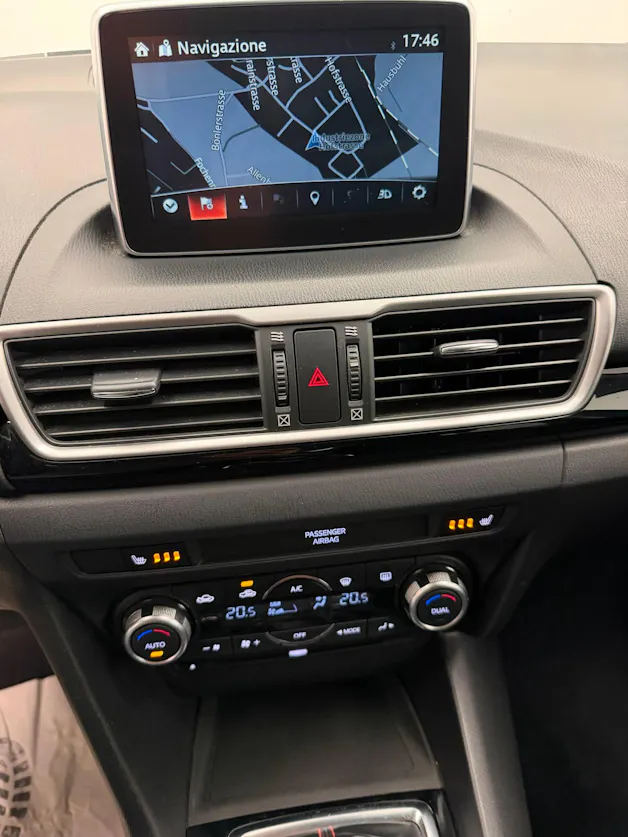 Mazda 3 1.5 Ambition