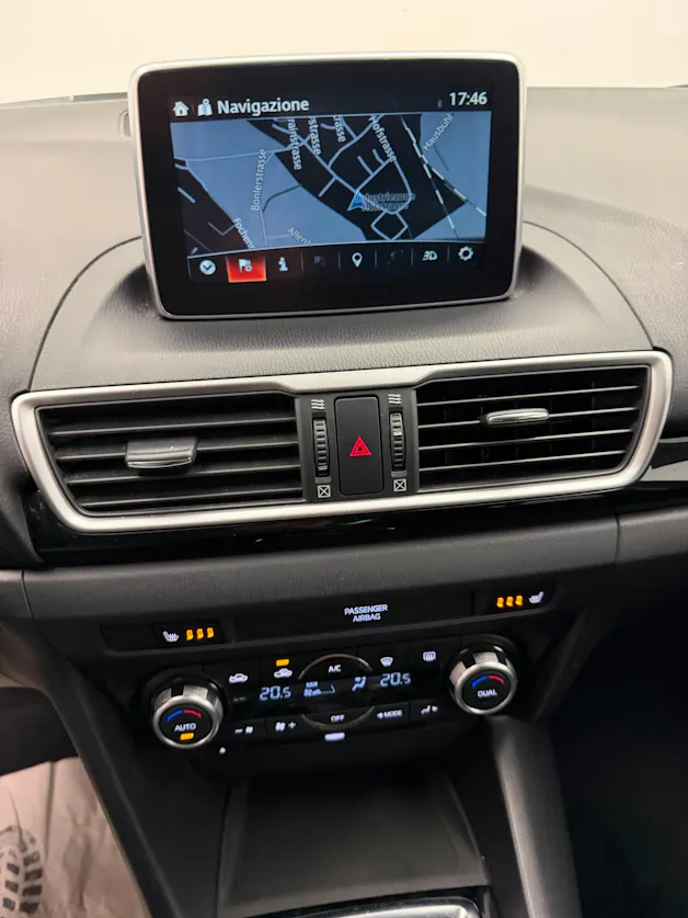 Mazda 3 1.5 Ambition
