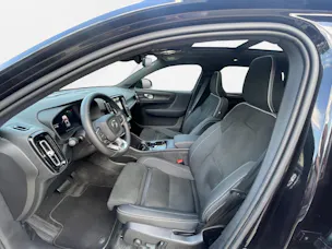 VOLVO EX40 82kWh Twin Motor Performance AWD Xcentric Black Edition
