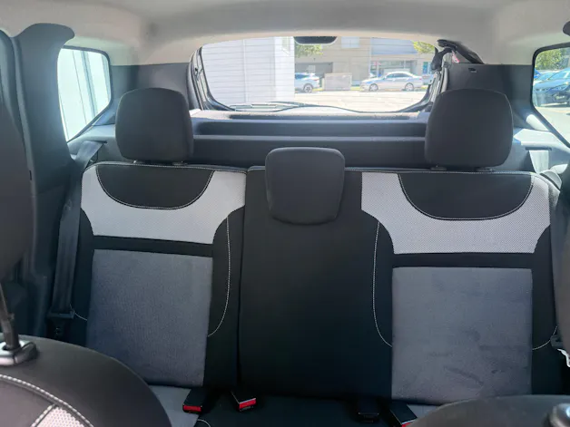 Dacia Duster 1.2 T Privilège 4x4 *ANHÄNGERKUPPLUNG*KLIMA*TEMPOMAT*MFK FRISCH