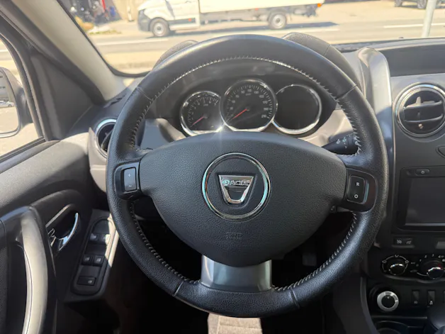 Dacia Duster 1.2 T Privilège 4x4 *ANHÄNGERKUPPLUNG*KLIMA*TEMPOMAT*MFK FRISCH