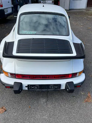 Porsche 911 Carrera