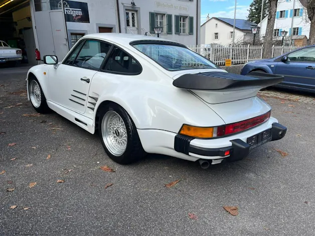 Porsche 911 Carrera