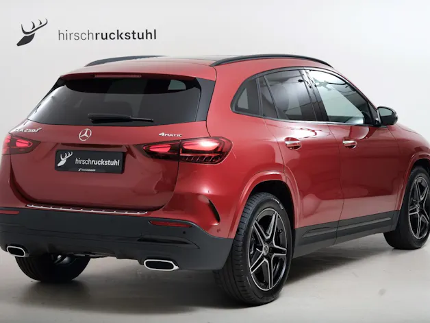 Mercedes-Benz GLA 250 4Matic 8G-DCT Swiss Star