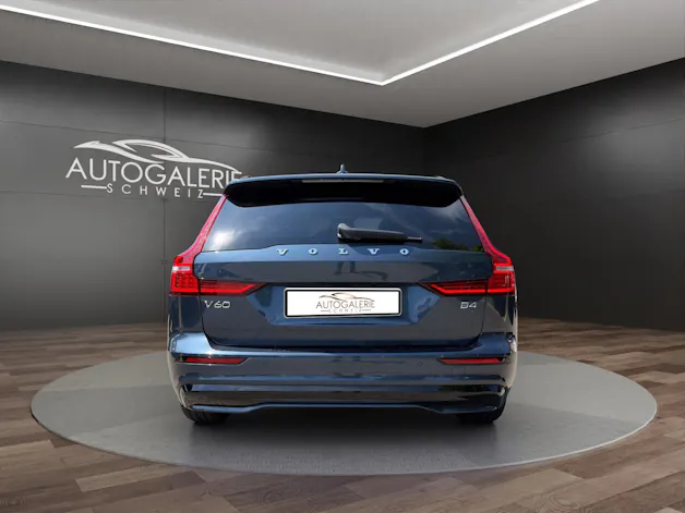 Volvo V60 B4 Benzin Mild Hybrid Ultra Dark DCT | Sitzklima | B&W Sound | Massage | 360 Kamera | Panorama |