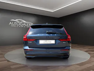 Volvo V60 B4 Benzin Mild Hybrid Ultra Dark DCT | Sitzklima | B&W Sound | Massage | 360 Kamera | Panorama |