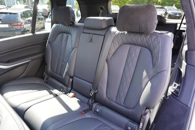 BMW X7 xDrive 48V 40d Steptronic M-PAKET!!! INDIVIDUAL!!! 7-PLÄTZER!!!