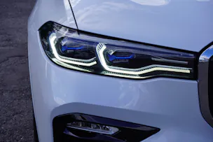 BMW X7 xDrive 48V 40d Steptronic M-PAKET!!! INDIVIDUAL!!! 7-PLÄTZER!!!