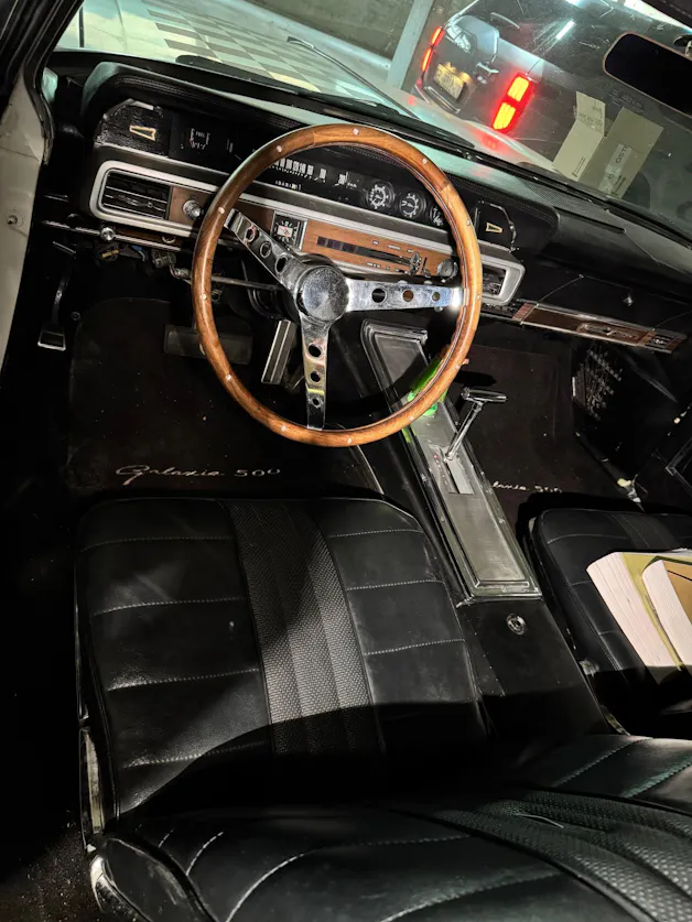Ford Galaxy V8 428