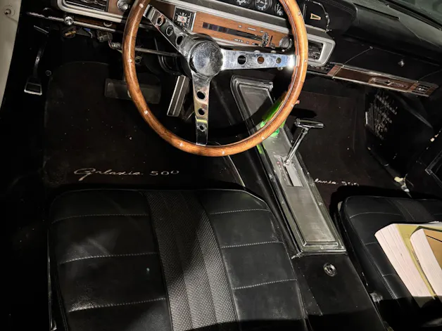 Ford Galaxy V8 428