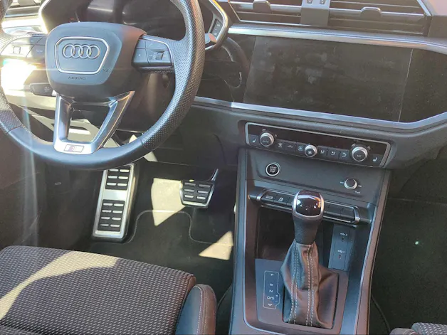 AUDI Q3 40 TDI S line quattro S-tronic