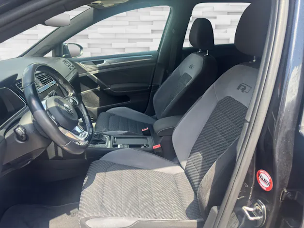 VW Golf 1.5 TSI EVO Highline DSG R-Line