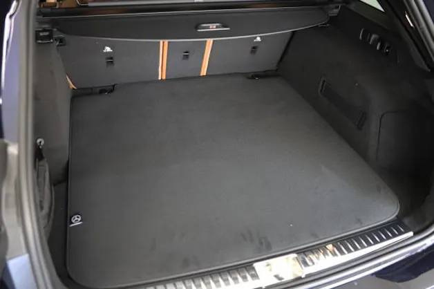 MERCEDES-BENZ E 220 d T 4M 9G-Tronic