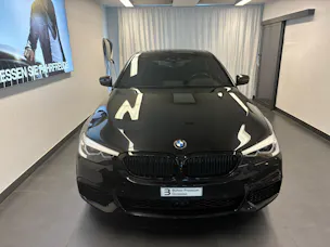 BMW 530e xDrive paddles