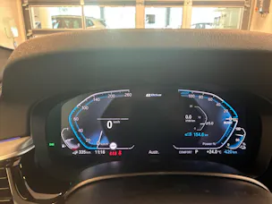 BMW 530e xDrive paddles