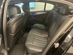 BMW 530e xDrive paddles