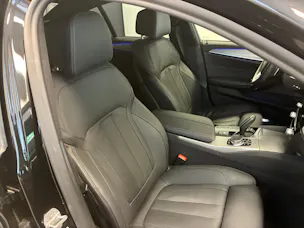 BMW 530e xDrive paddles