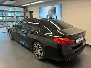 BMW 530e xDrive paddles
