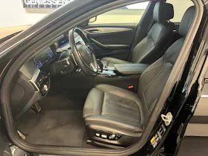 BMW 530e xDrive paddles