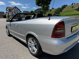 Opel Astra Cabrio 2.2i 16V Bertone Edition