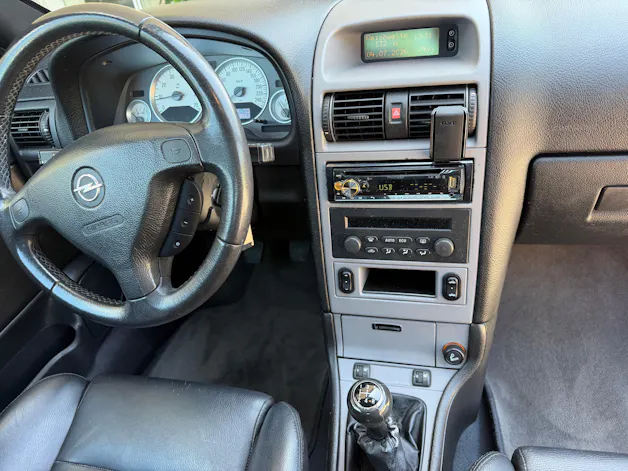 Opel Astra Cabrio 2.2i 16V Bertone Edition
