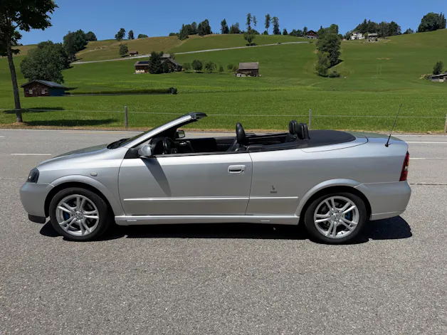 Opel Astra Cabrio 2.2i 16V Bertone Edition